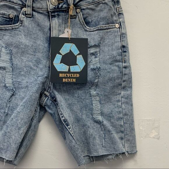 Indigo Rein Recycled Juniors Acid Wash Distressed Denim Bermuda Shorts, Sz 1/24 - Picture 9 of 14